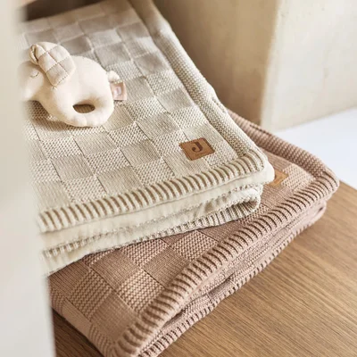 Deken Ledikant 100x150cm Box Knit - GOTS Warm Sand Deken Ledikant 100x150cm Box Knit - GOTS Warm Sand