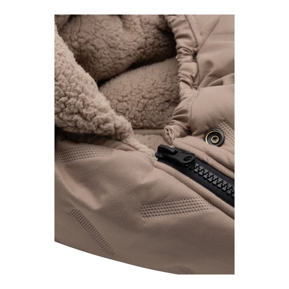 Voetenzak groep 0+ 3/5 punts gordel Cloudy Rib Milky Coffee Voetenzak groep 0+ 3/5 punts gordel Cloudy Rib Milky Coffee