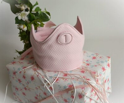Handgemaakte en gepersonaliseerd kroontje Roze