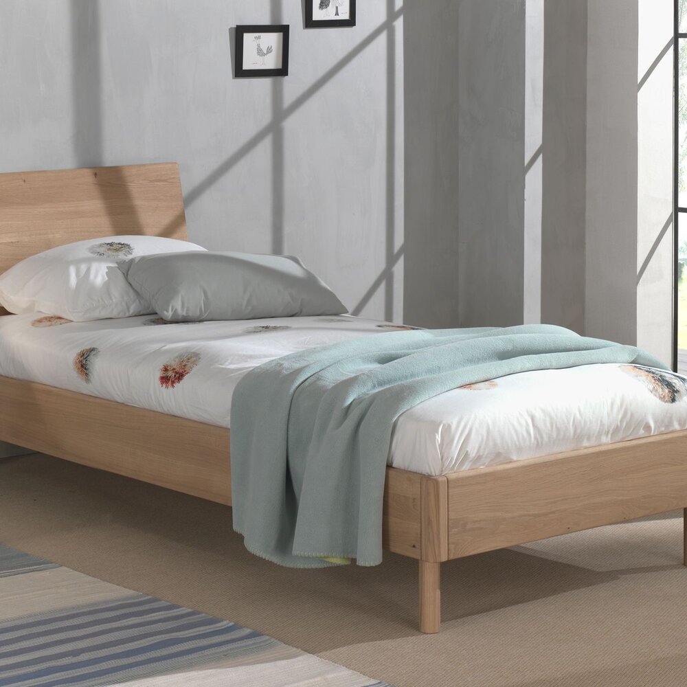 Forrest bed 90 x 200 cm Eik Forrest bed 90 x 200 cm Eik