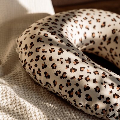 Voedingskussen Softy Leopard cream
