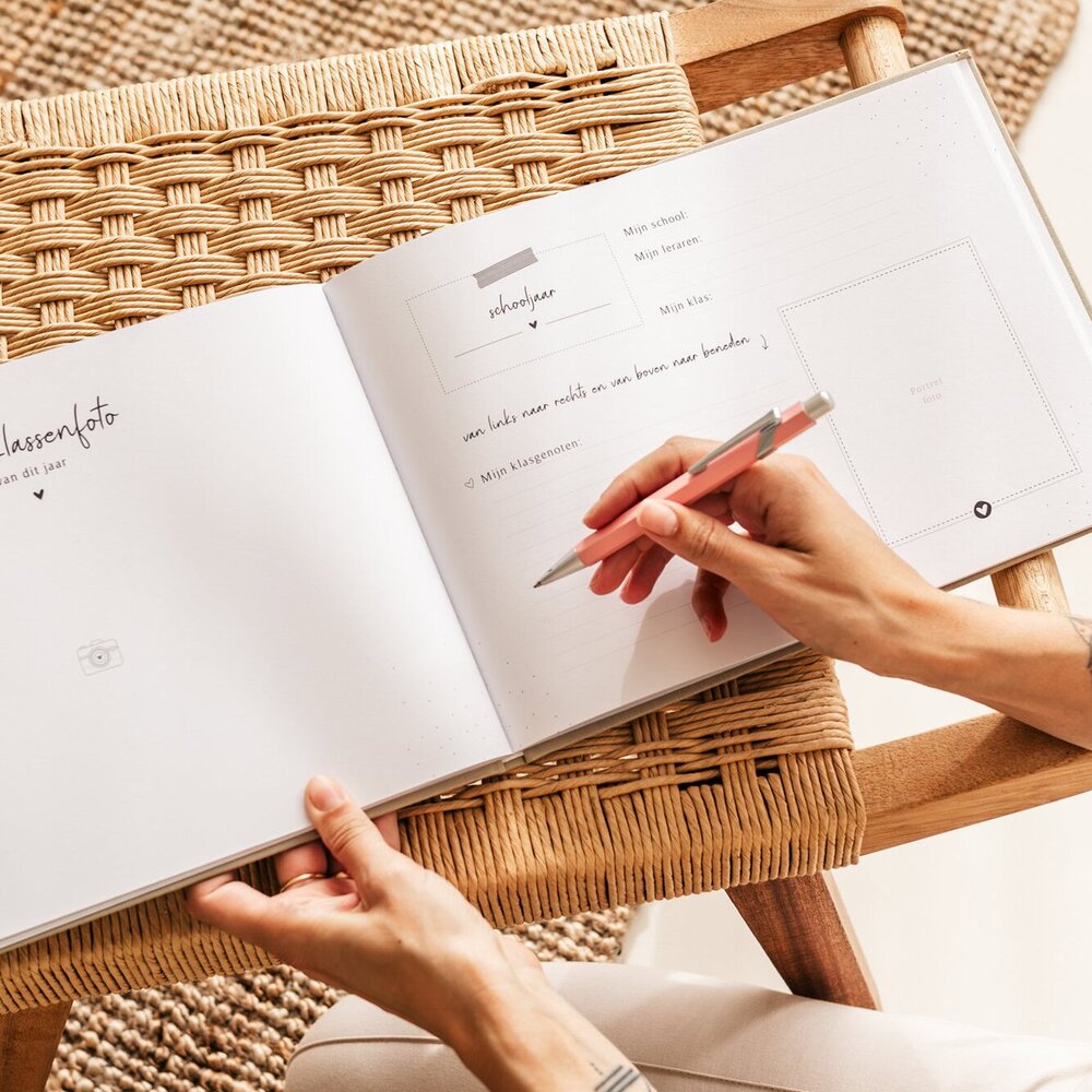 Mijn schooltijd schoolfotoboek - Linnen taupe Fyllbooks Mijn schooltijd schoolfotoboek - Linnen taupe Fyllbooks