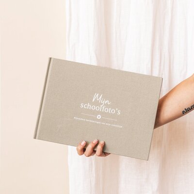 Mijn schooltijd schoolfotoboek - Linnen taupe Fyllbooks Mijn schooltijd schoolfotoboek - Linnen taupe Fyllbooks