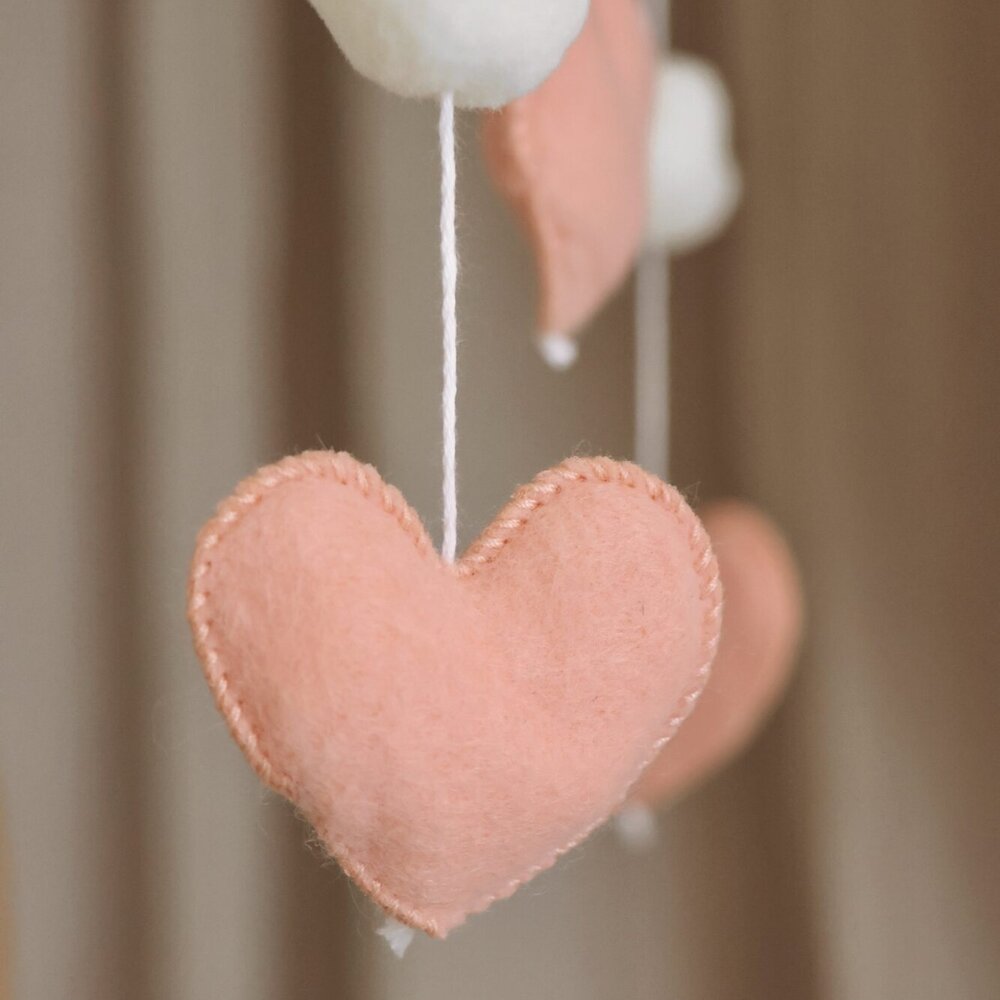 Babymobiel - handgemaakt Kleine hartjes Babymobiel - handgemaakt Kleine hartjes