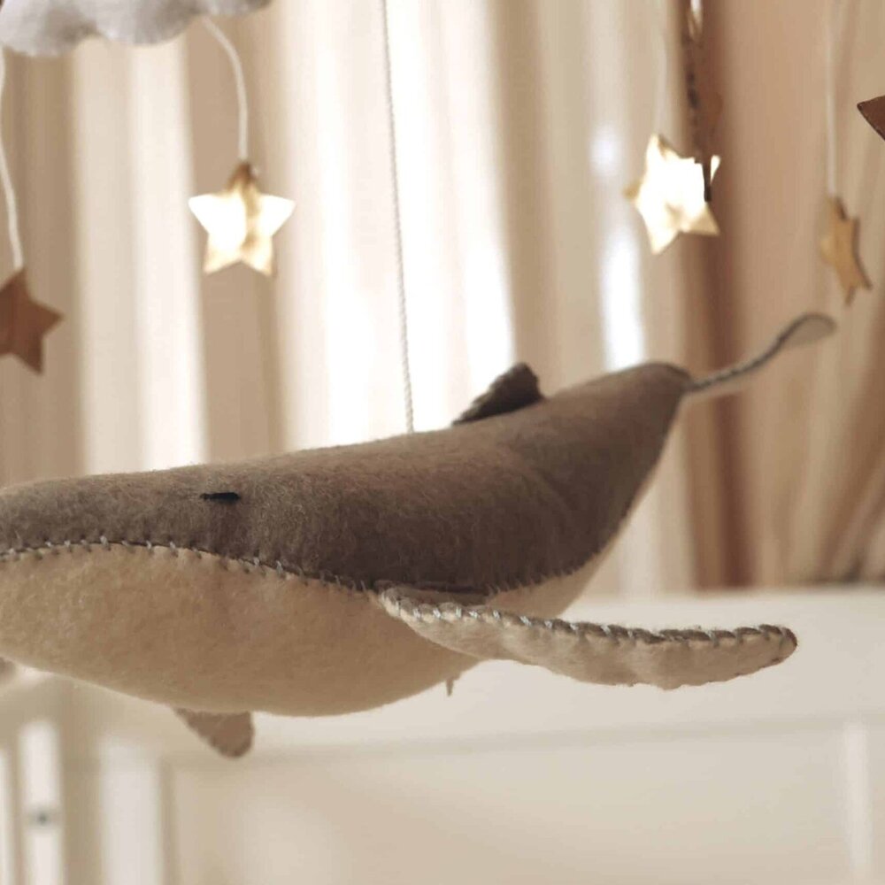 Babymobiel - handgemaakt Walvis met ballonnen Babymobiel - handgemaakt Walvis met ballonnen