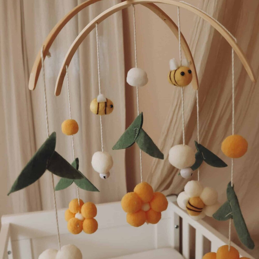 Babymobiel - handgemaakt Gele bijtjes Babymobiel - handgemaakt Gele bijtjes