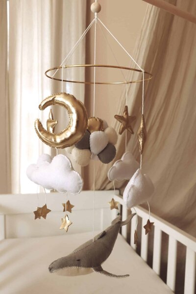 Babymobiel - handgemaakt Walvis met ballonnen