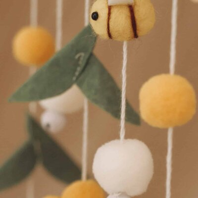 Babymobiel - handgemaakt Gele bijtjes Babymobiel - handgemaakt Gele bijtjes