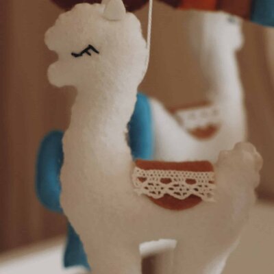 Babymobiel - handgemaakt Lama Babymobiel - handgemaakt Lama