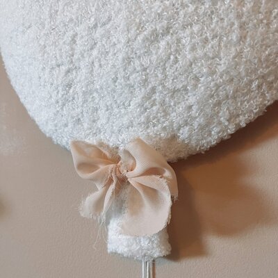 Big bouclé balloon white 38 x 31 cm LED