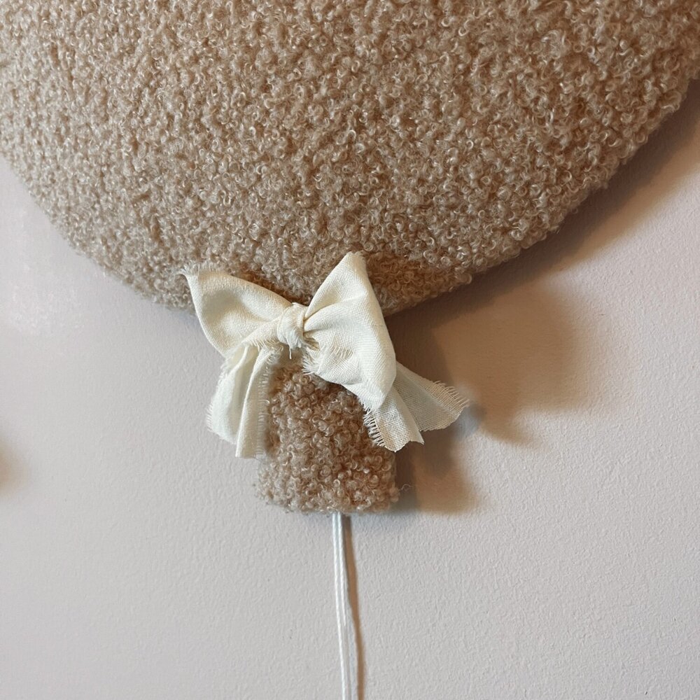 Big bouclé balloon white 38 x 31 cm LED