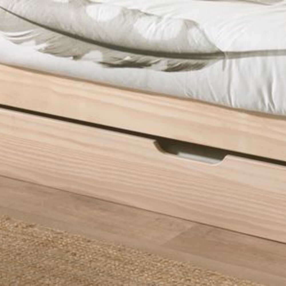 Margrit bedlade Milky pine