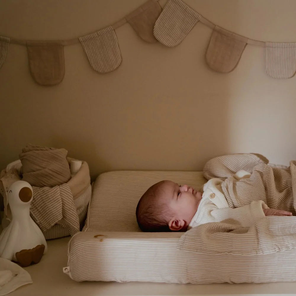 Slinger met vlaggetjes Pure Soft Beige Slinger met vlaggetjes Pure Soft Beige