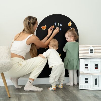 Magnetisch wandbord  + 2 krijtjes Black Mystery