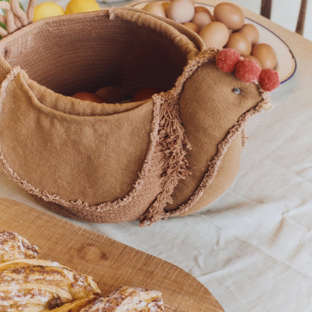 Mand Chicken Toffee 48 x 32 x 29 cm Toffee Mand Chicken Toffee 48 x 32 x 29 cm Toffee