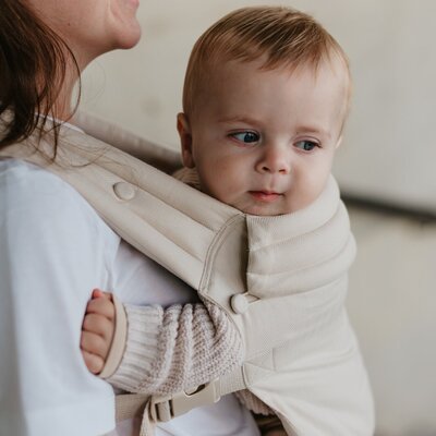 Full-Buckle Ergonomische Draagzak Chevron Cream