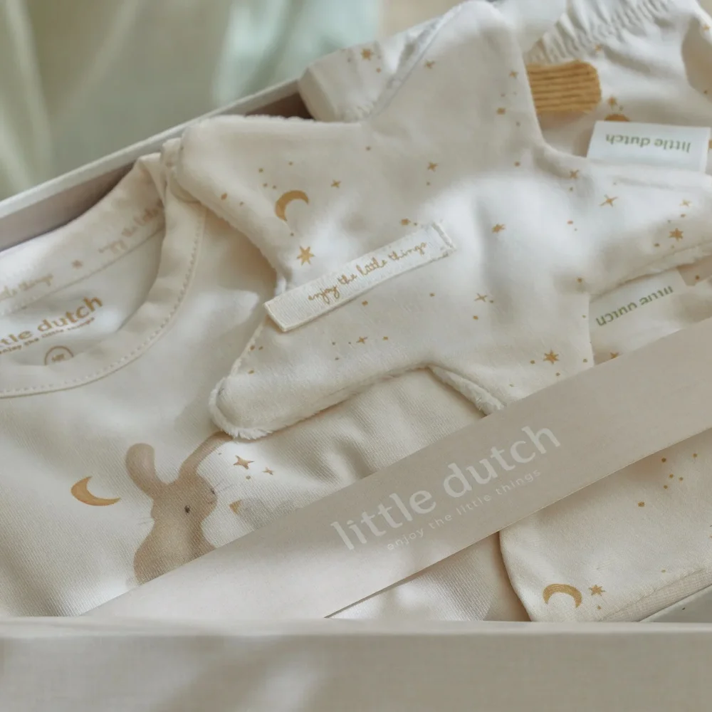 Kraamcadeau kleding set Beige Kraamcadeau kleding set Beige