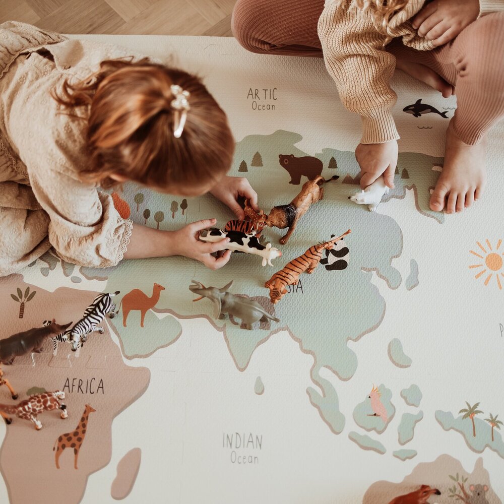 Tiloo - Puzzelmat EEVAA - 6 tegels Worldmap colour (120 x 180 cm - 6 tiles) Tiloo - Puzzelmat EEVAA - 6 tegels Worldmap colour (120 x 180 cm - 6 tiles)