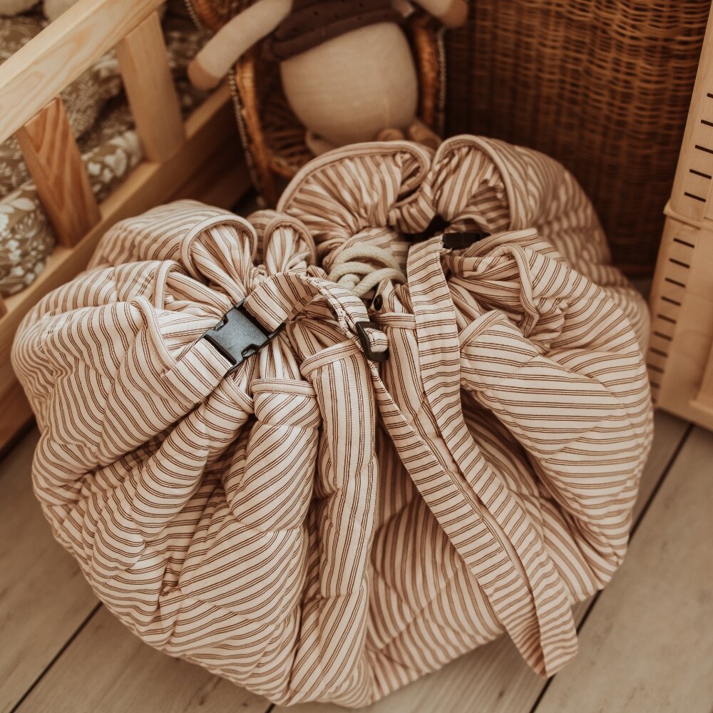 Noomad - Opbergzak - Speelmat Baby Soft - organic cotton - 120 cm Stripes brown Noomad - Opbergzak - Speelmat Baby Soft - organic cotton - 120 cm Stripes brown