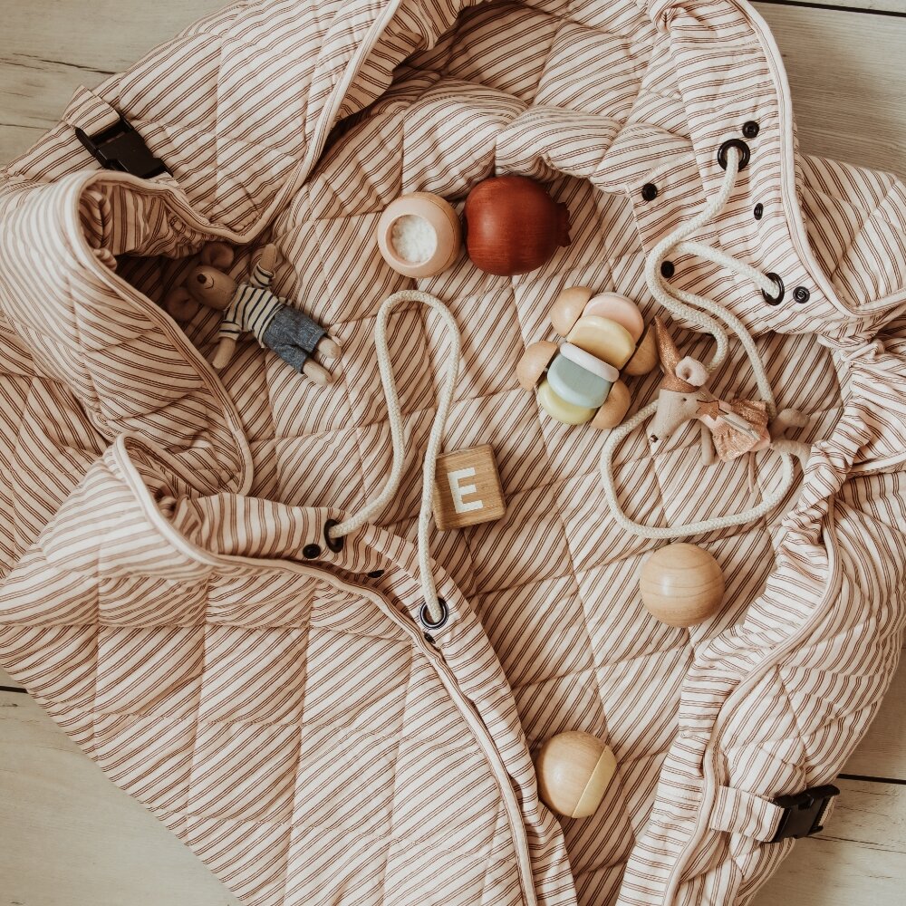 Noomad - Opbergzak - Speelmat Baby Soft - organic cotton - 120 cm Stripes brown Noomad - Opbergzak - Speelmat Baby Soft - organic cotton - 120 cm Stripes brown