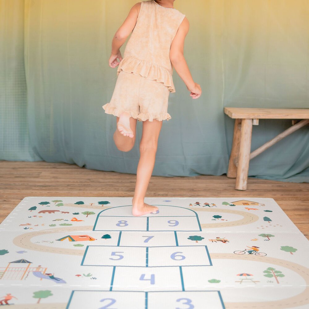 Tiloo - Puzzelmat EEVAA - 6 tegels Hopscotch (120 x 180 cm - 6 tiles) Tiloo - Puzzelmat EEVAA - 6 tegels Hopscotch (120 x 180 cm - 6 tiles)