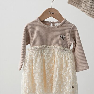 Jurk met geborduurd tule - Dress to Impress Taupe melange Jurk met geborduurd tule - Dress to Impress Taupe melange