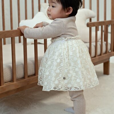 Jurk met geborduurd tule - Dress to Impress Taupe melange Jurk met geborduurd tule - Dress to Impress Taupe melange