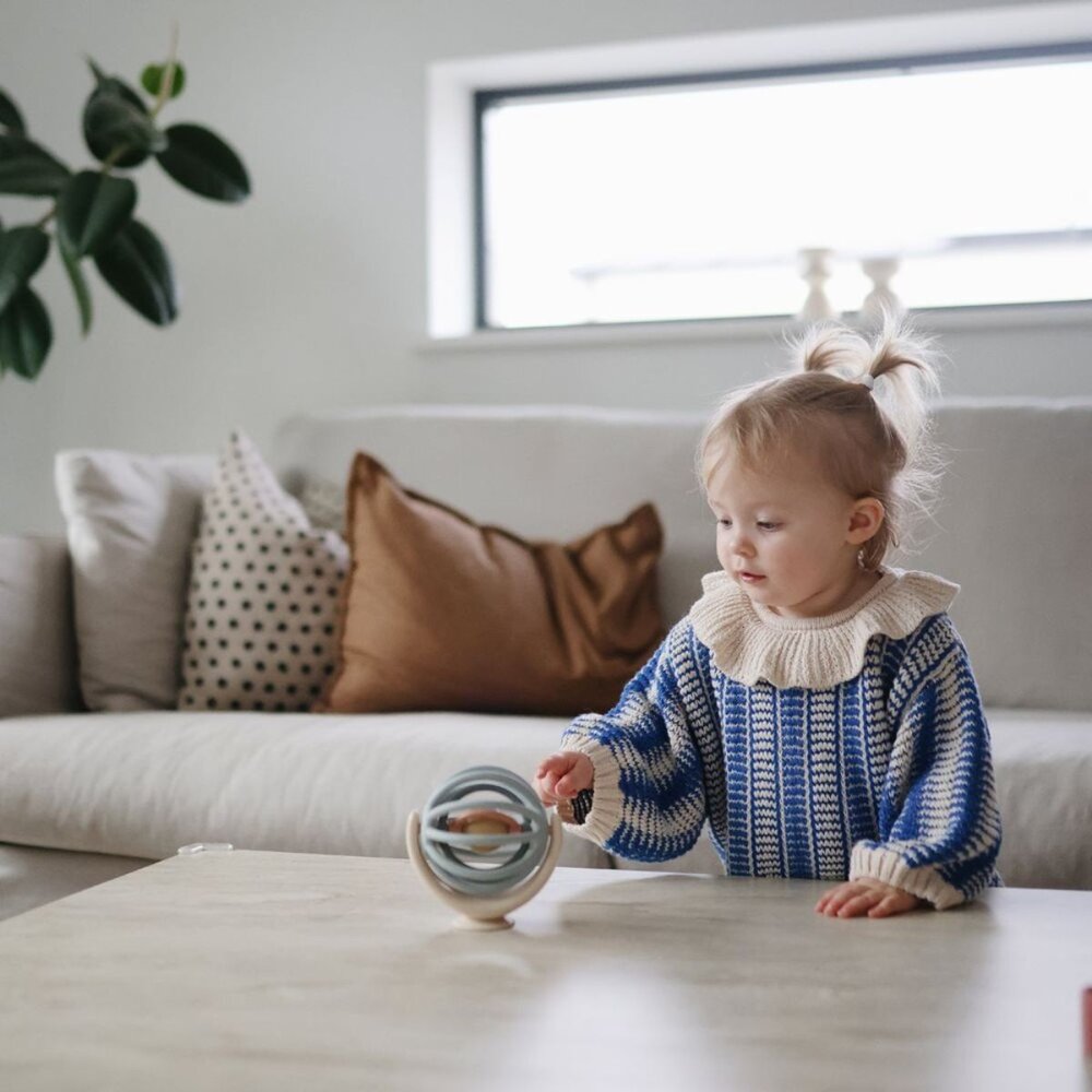 Suction spinner ball Suction spinner ball