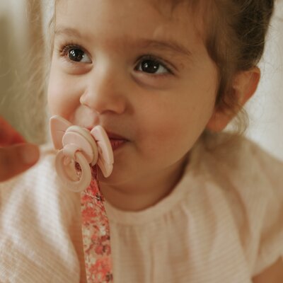 Binky Bow Newborn Misty pink Binky Bow Newborn Misty pink