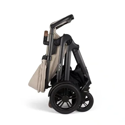 DEMI NEXT kinderwagen Cosmopolitan 