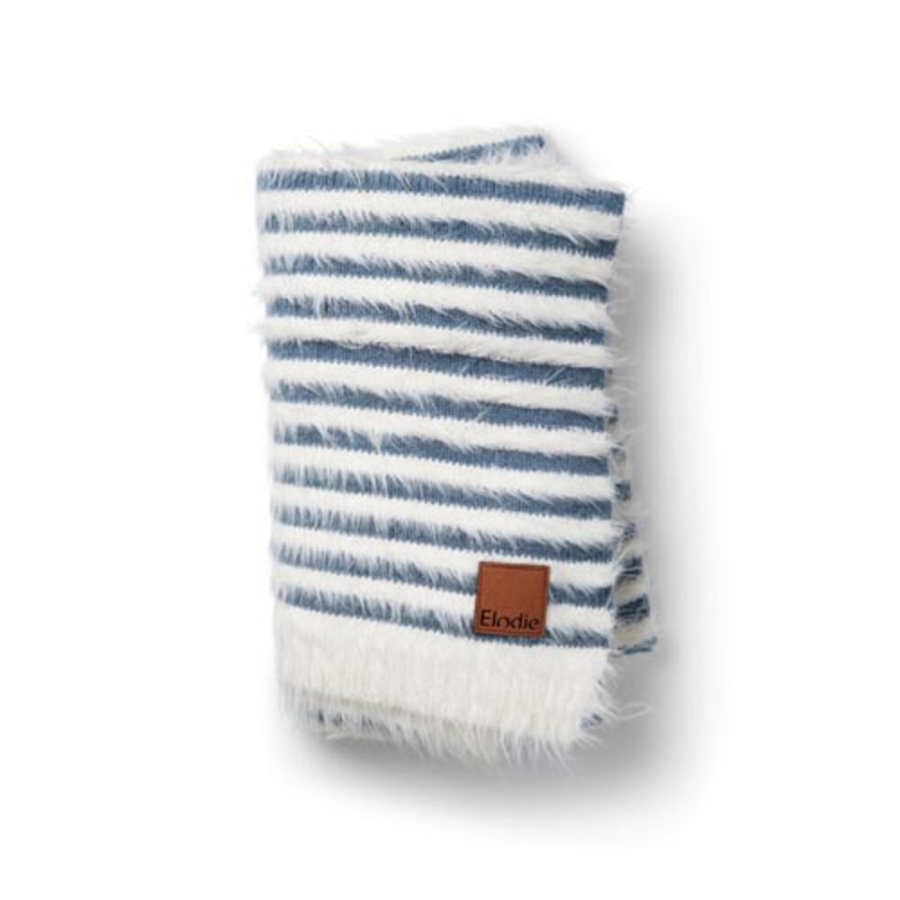 Furry Knit Deken Berry Blue Furry Knit Deken Berry Blue