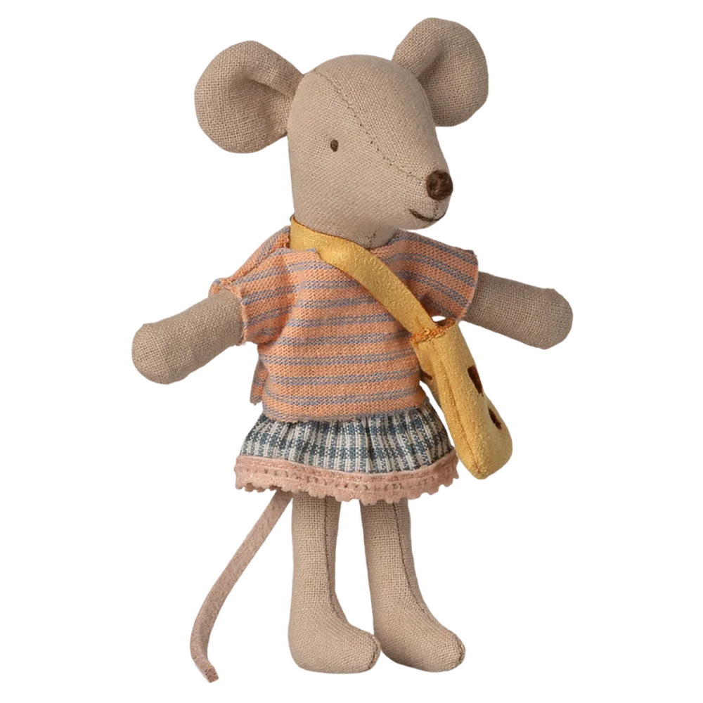 Little sister mouse with bag Little sister mouse with bag