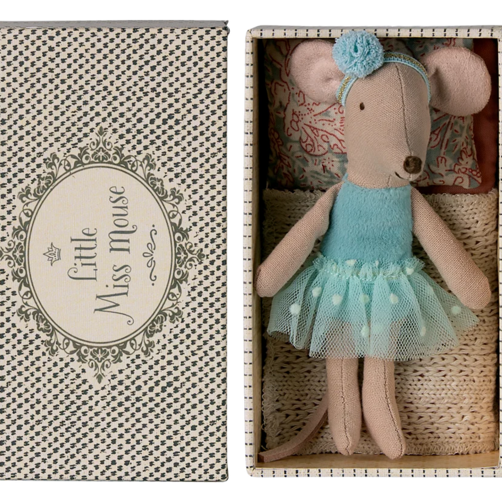 Dance mouse in daybed - Little sister Dance mouse in daybed - Little sister
